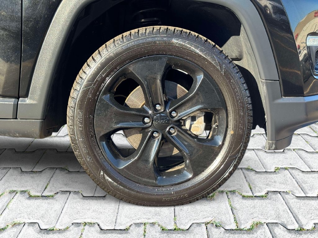 Used 2019 Jeep Compass Latitude AWD/4WD image 9