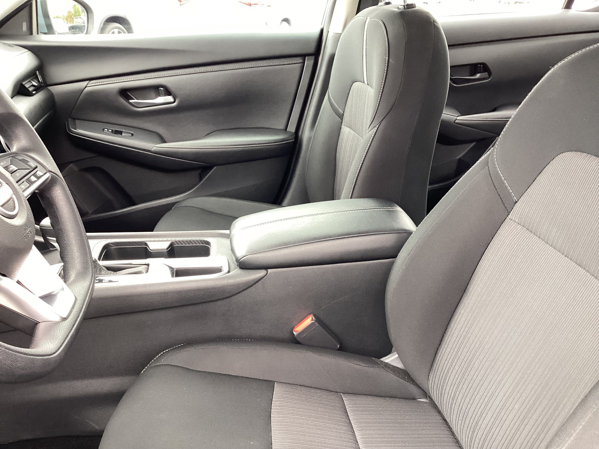 Used 2025 Nissan Sentra SV FWD image 12