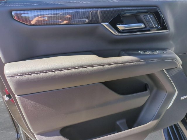Used 2025 GMC Yukon Elevation w/ Technology Package AWD/4WD image 15