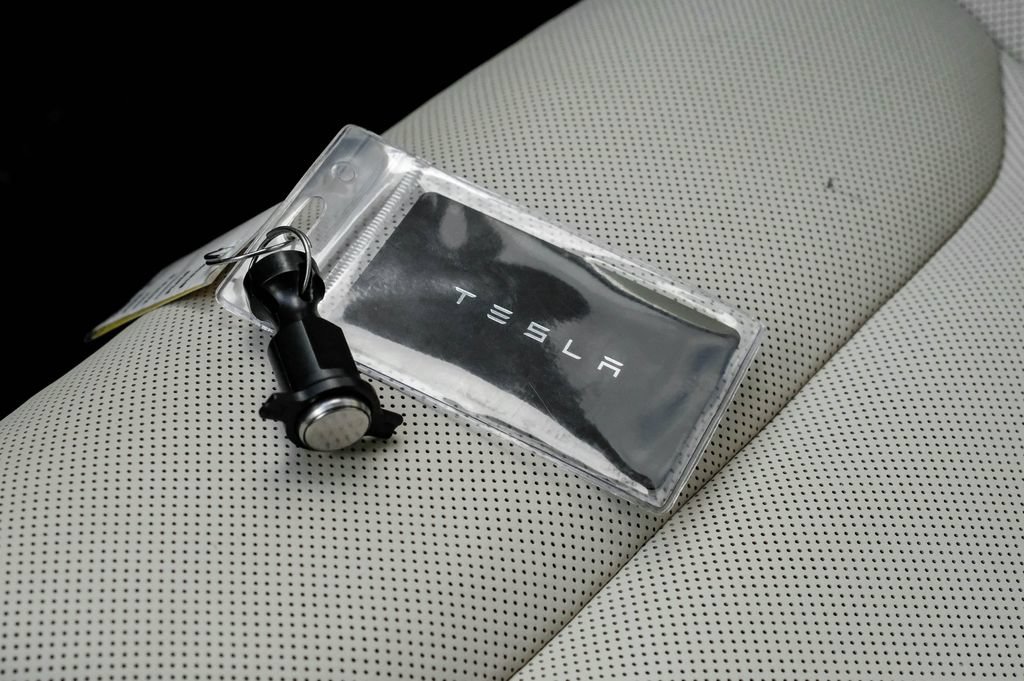 Used 2022 Tesla Model S Plaid AWD/4WD image 56