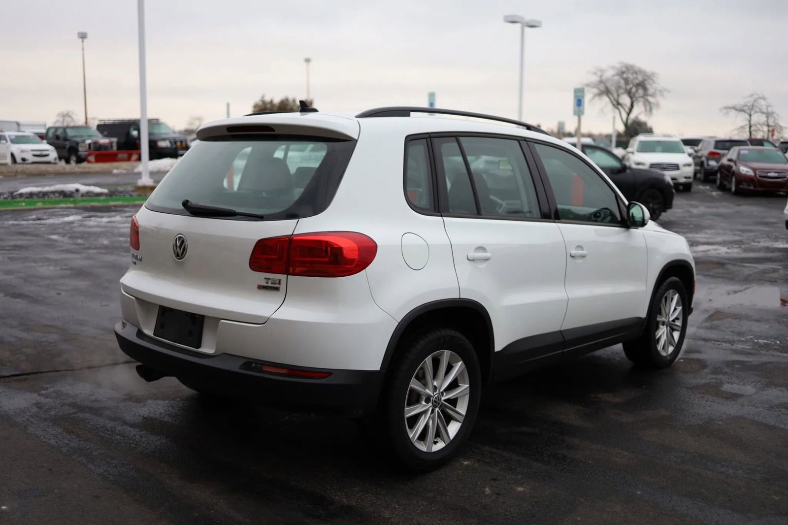 Used 2017 Volkswagen Tiguan S image 5