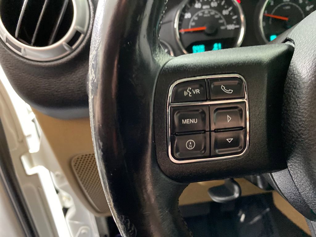 Used 2015 Jeep Wrangler Unlimited Sahara w/ Connectivity Group image 11