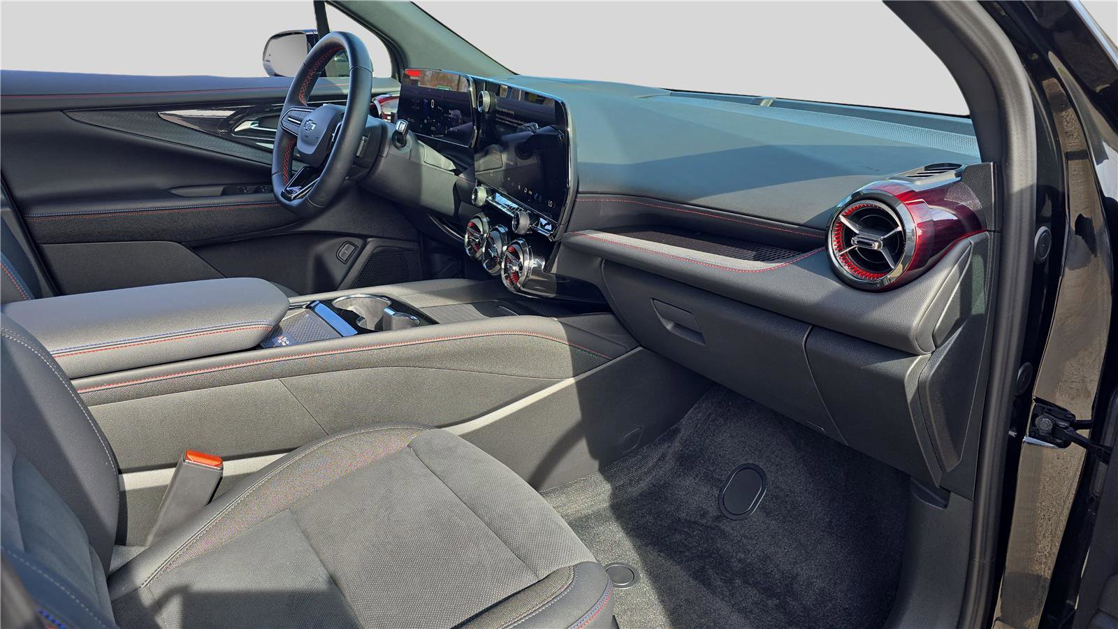 Used 2025 Chevrolet Blazer EV RS image 16