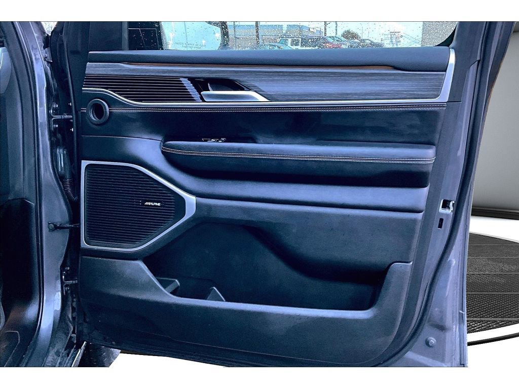 Used 2024 Jeep Wagoneer L Series II w/ Flexible Seating Group image 21