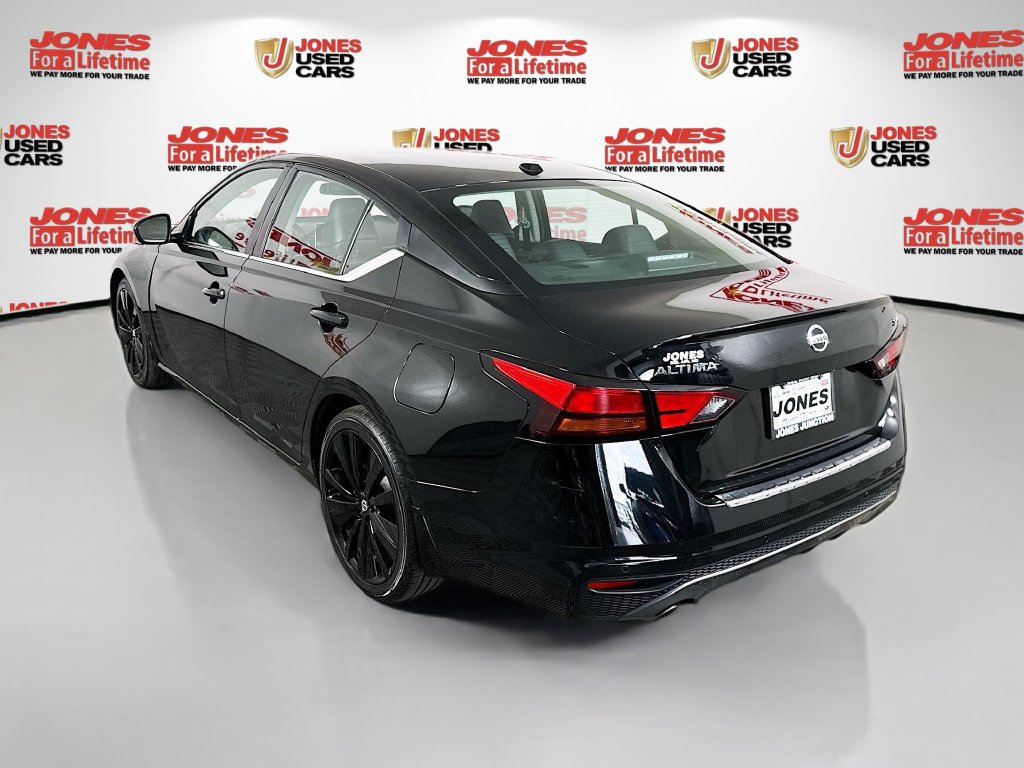 Used 2021 Nissan Altima 2.5 SR FWD image 2