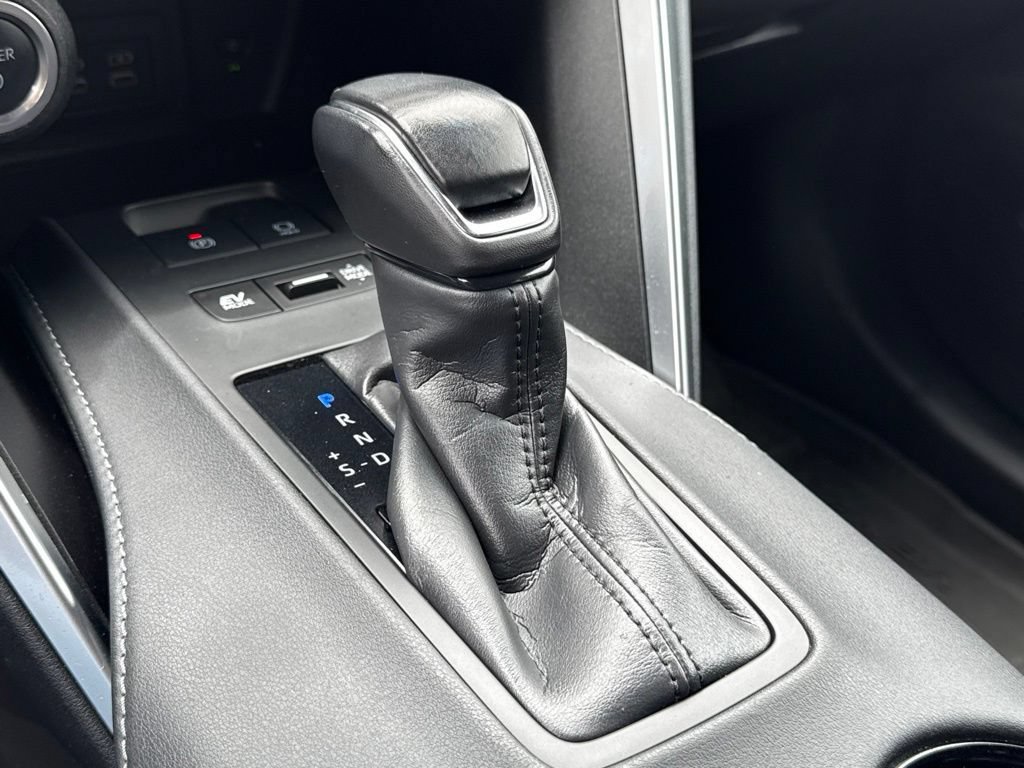 Certified 2024 Toyota Venza LE AWD/4WD image 27