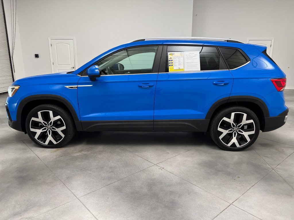 Used 2022 Volkswagen Taos SEL w/ Panoramic Sunroof Package AWD/4WD image 5