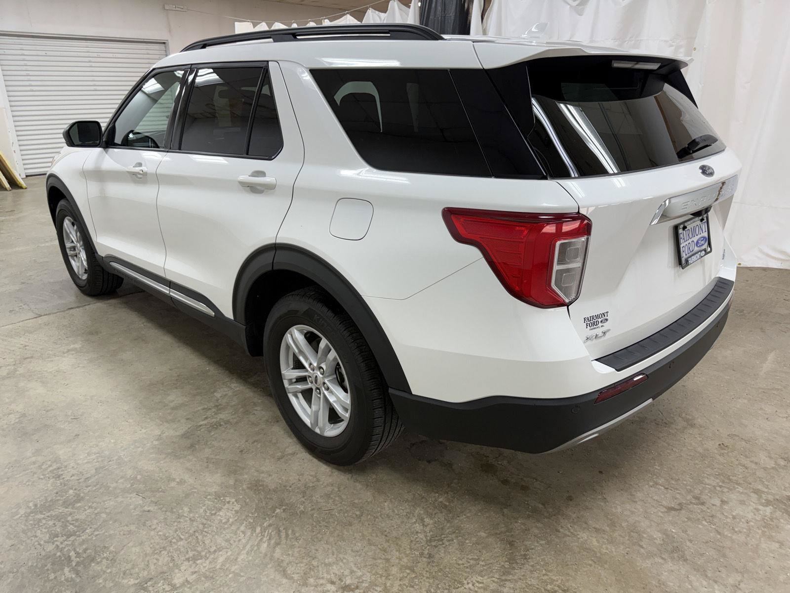Used 2024 Ford Explorer XLT w/ Equipment Group 202A AWD/4WD image 5