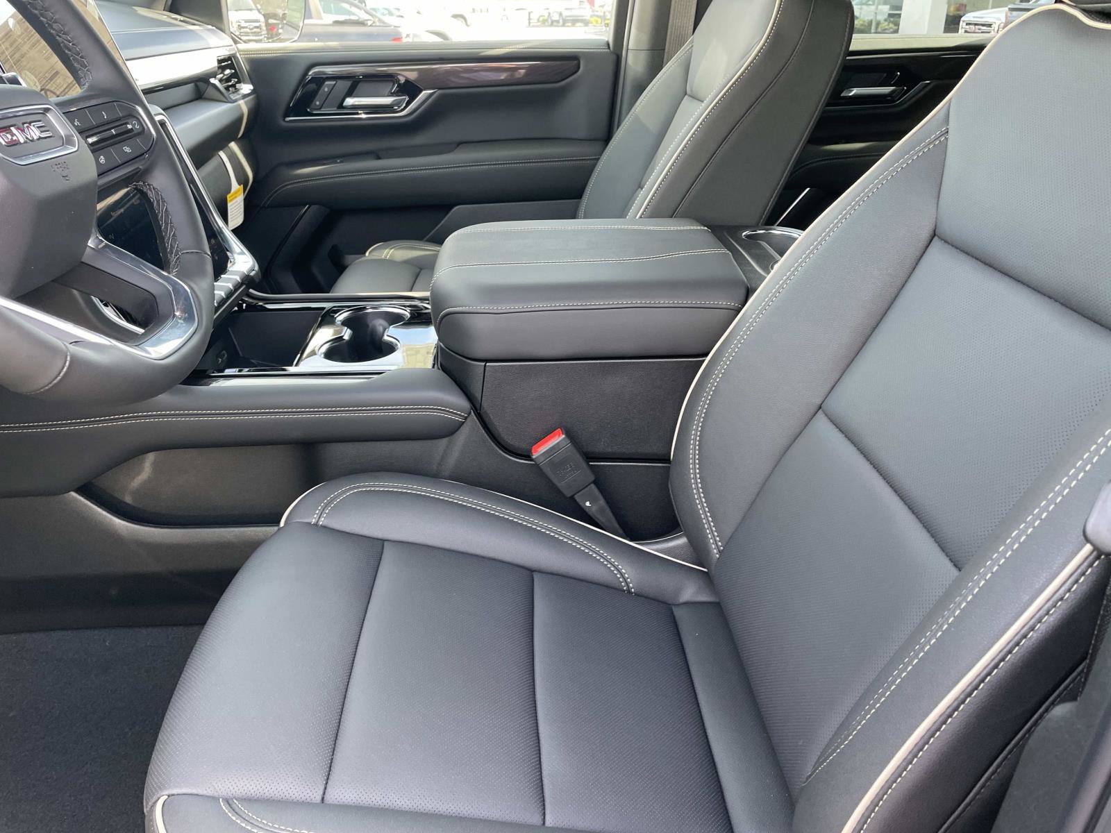 New 2026 GMC Yukon XL Elevation image 22