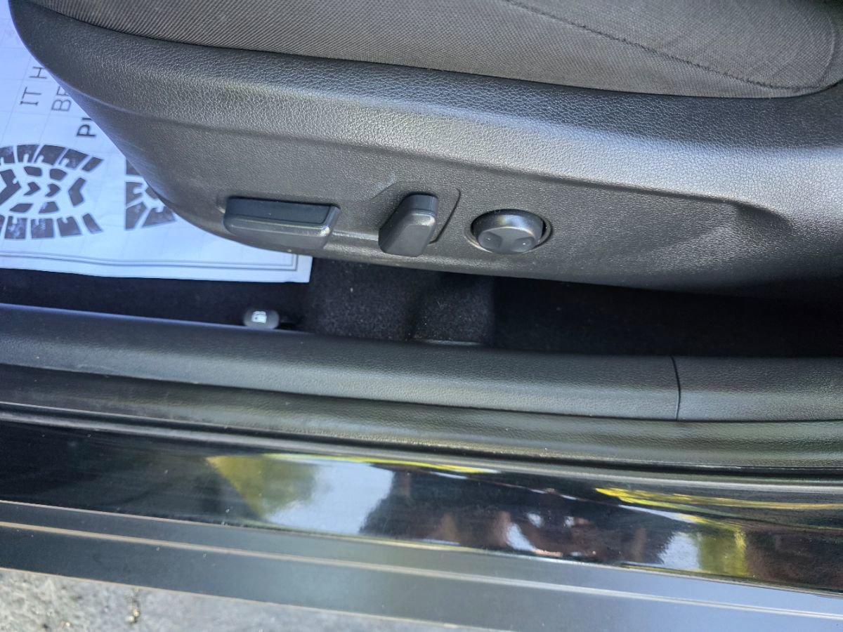 Used 2018 Hyundai Kona SEL w/ SEL Tech Package 02 FWD image 18