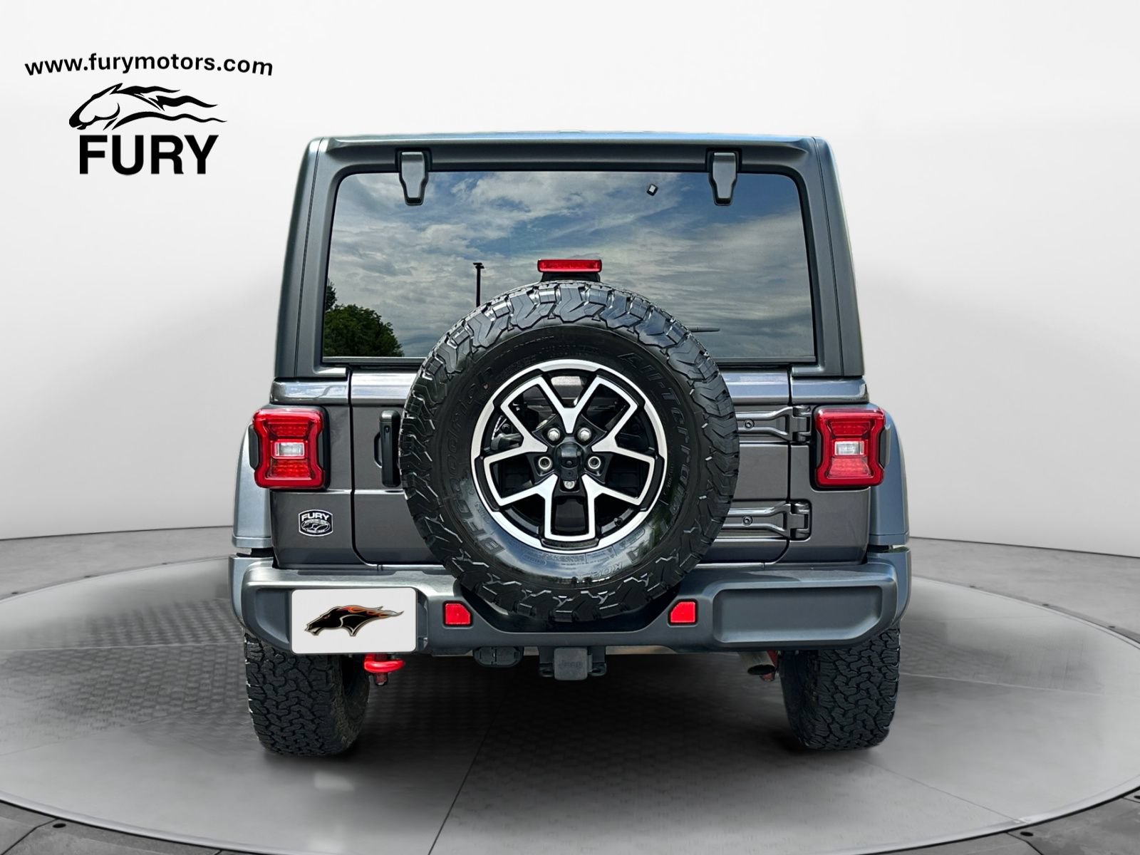 Used 2024 Jeep Wrangler Rubicon AWD/4WD image 4