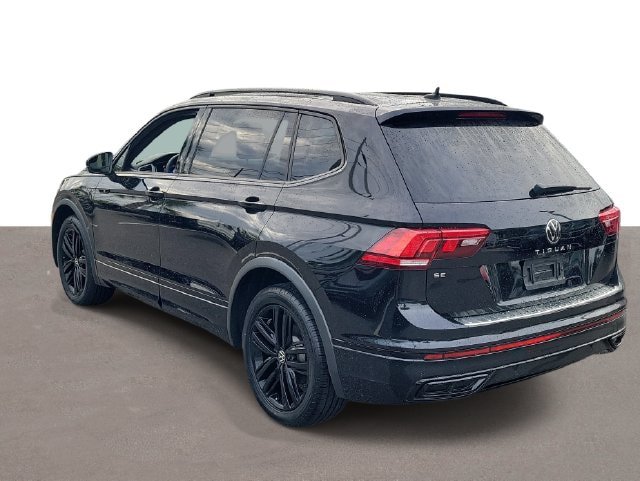 Certified 2022 Volkswagen Tiguan SE R-Line FWD image 3