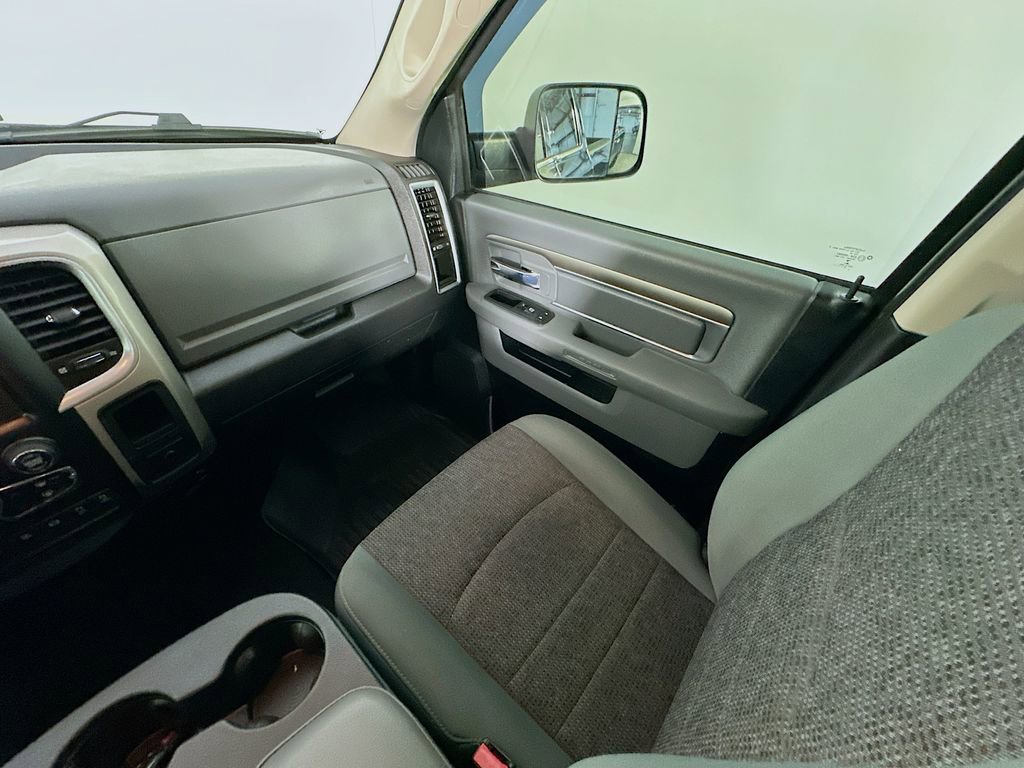Used 2017 RAM 2500 SLT AWD/4WD image 11