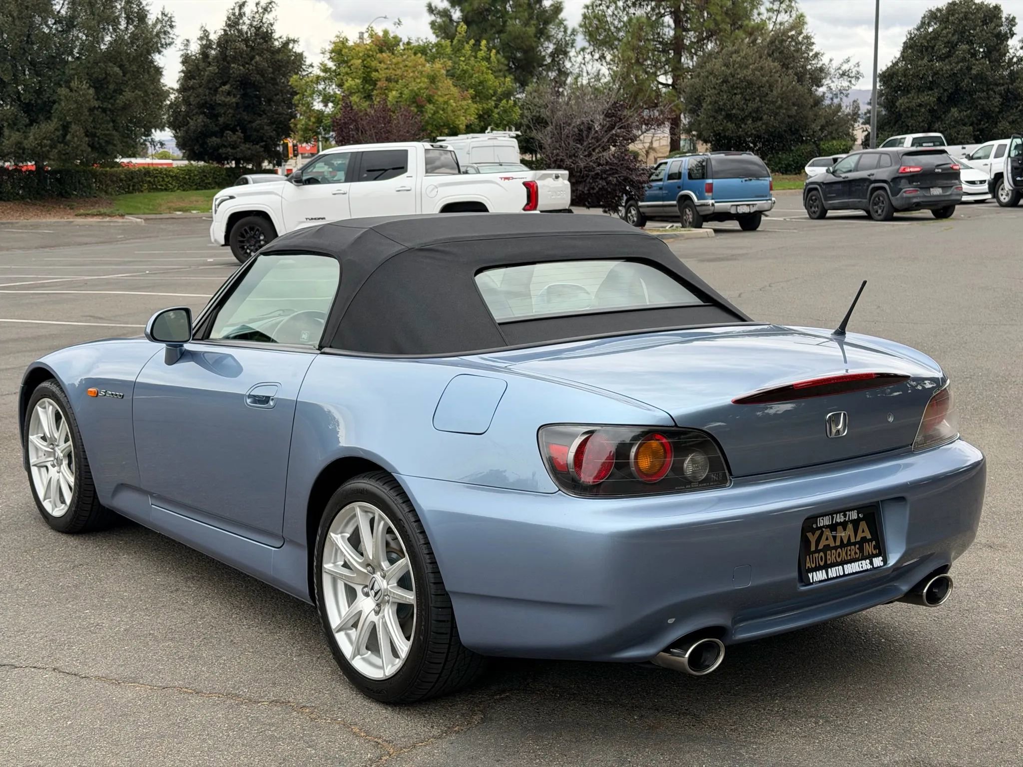 Used 2005 Honda S2000 image 2