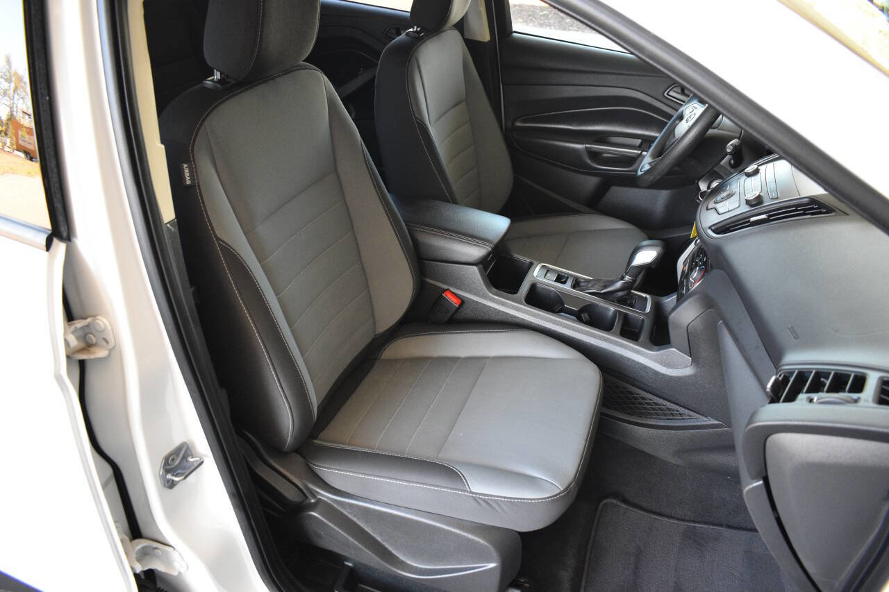 Used 2019 Ford Escape S image 19