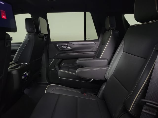 Used 2024 GMC Yukon SLT w/ SLT Luxury Package AWD/4WD image 13