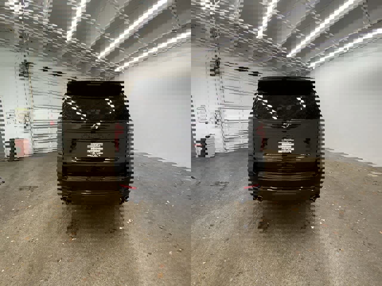 Used 2025 Chevrolet Suburban Z71 image 5