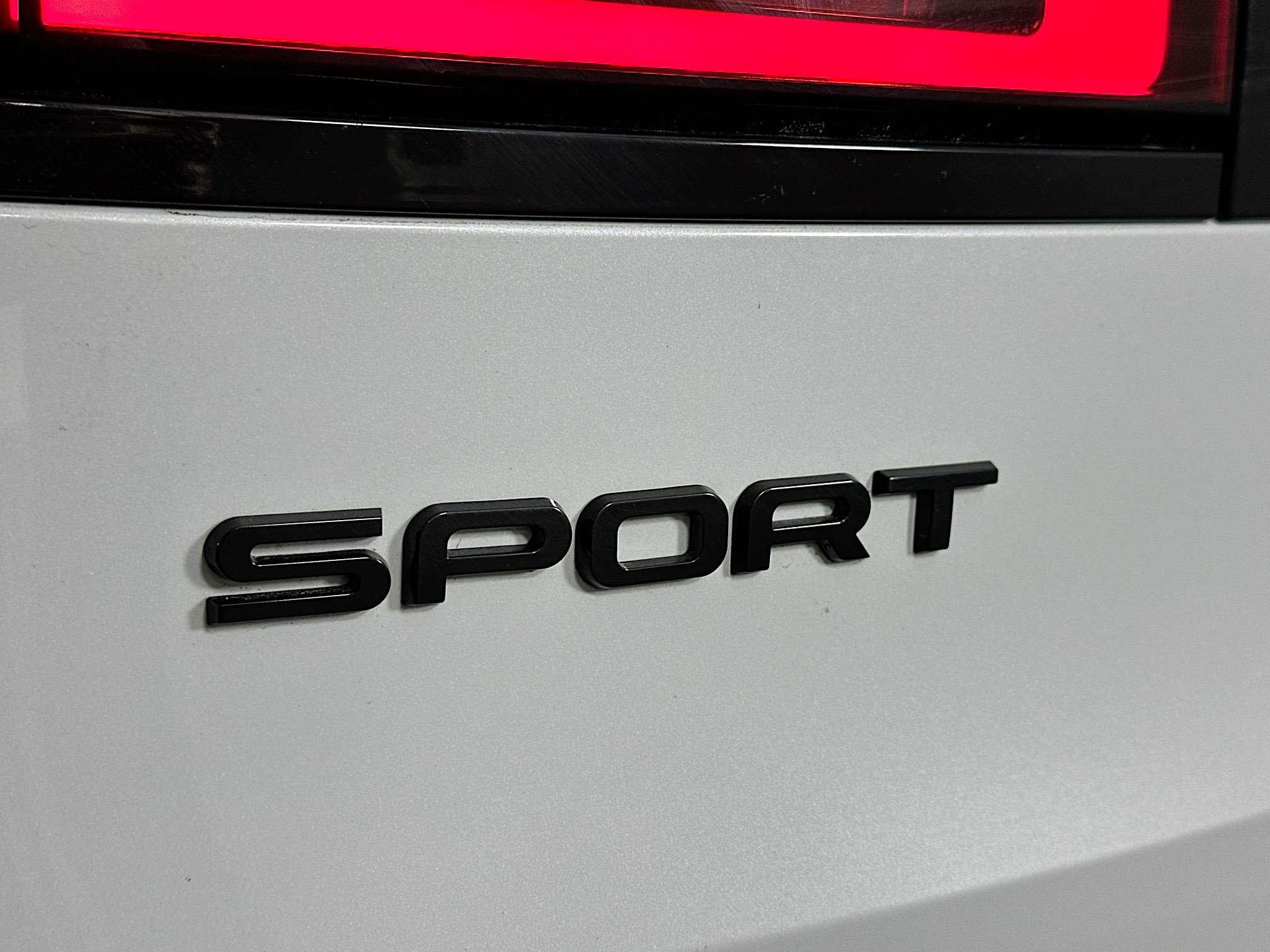 Used 2025 Land Rover Range Rover Sport SE AWD/4WD image 27