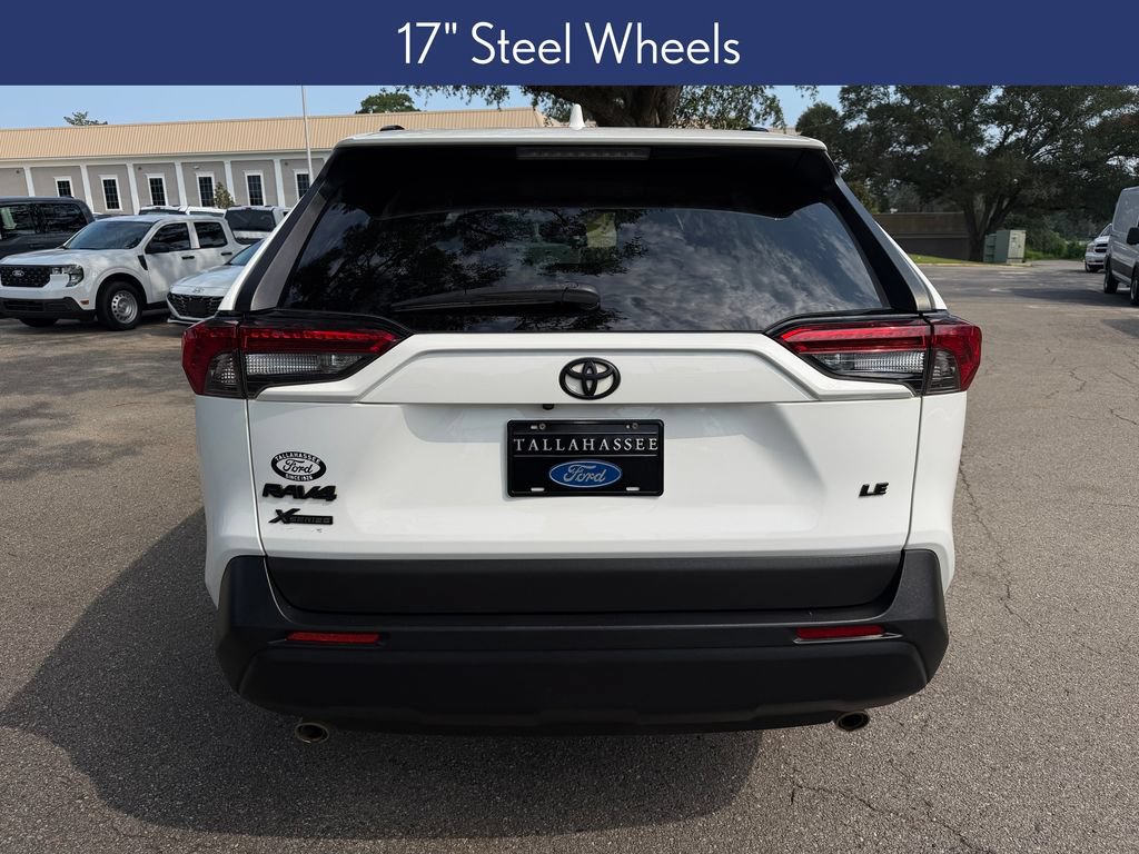 Used 2021 Toyota RAV4 LE FWD image 3
