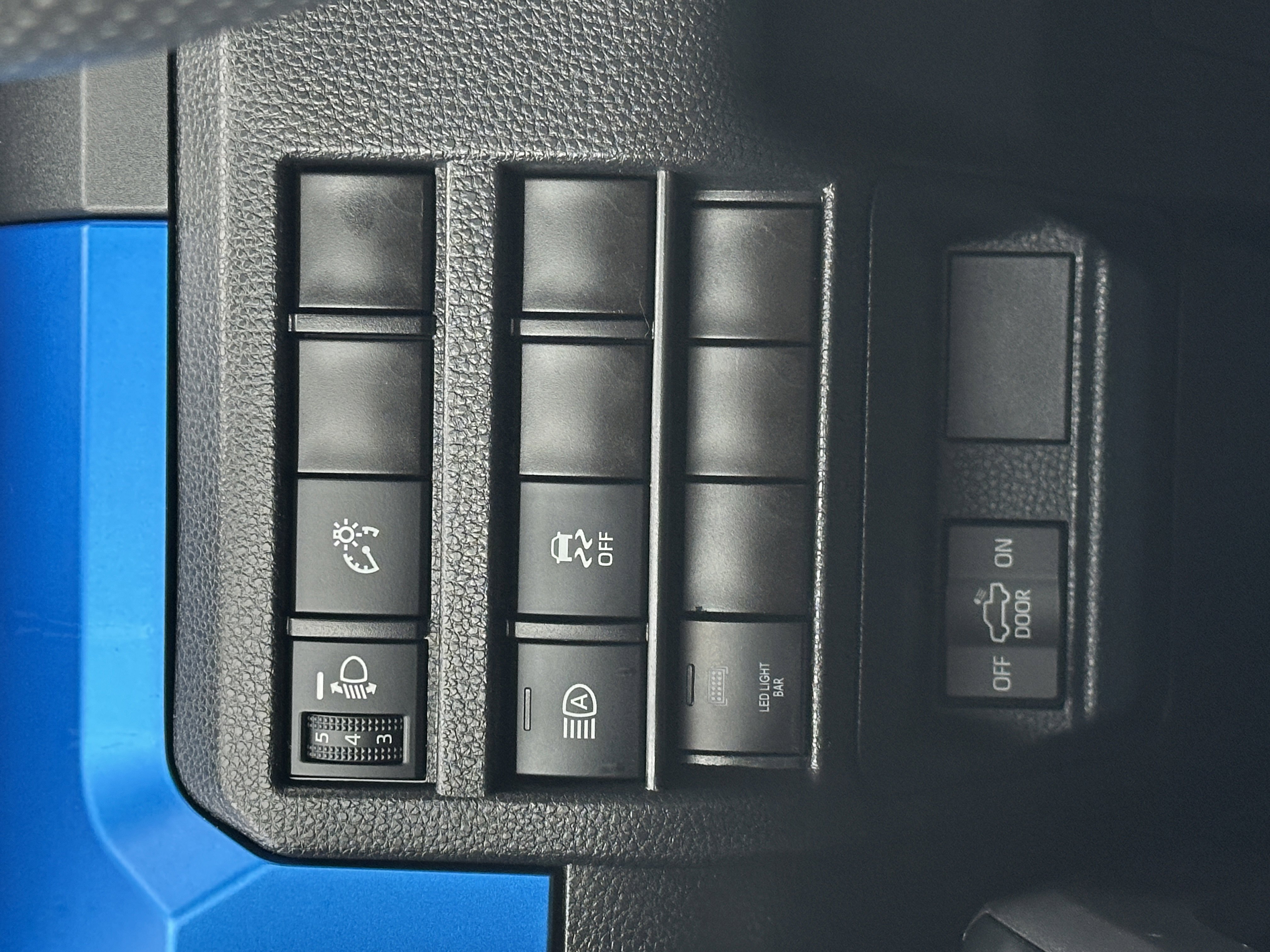 Used 2024 Toyota Tacoma TRD Sport AWD/4WD image 43