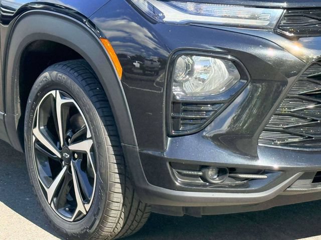 Used 2023 Chevrolet TrailBlazer RS w/ Sun and Liftgate Package AWD/4WD image 9