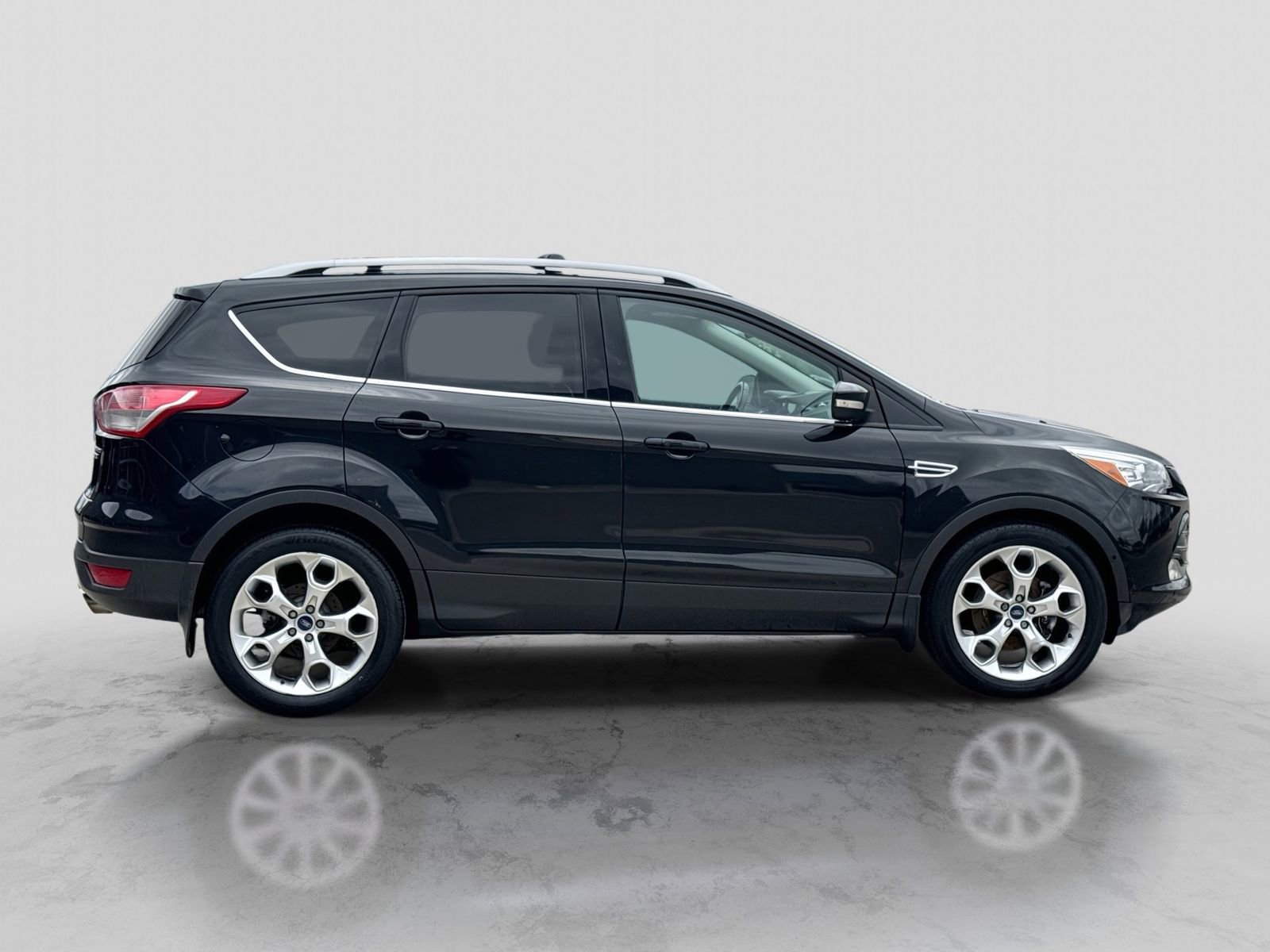 Used 2014 Ford Escape Titanium w/ Equipment Group 401A AWD/4WD image 9