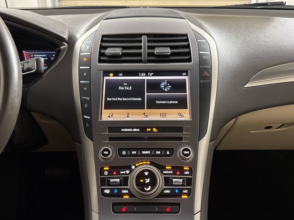 Used 2018 Lincoln MKZ Premiere FWD image 17