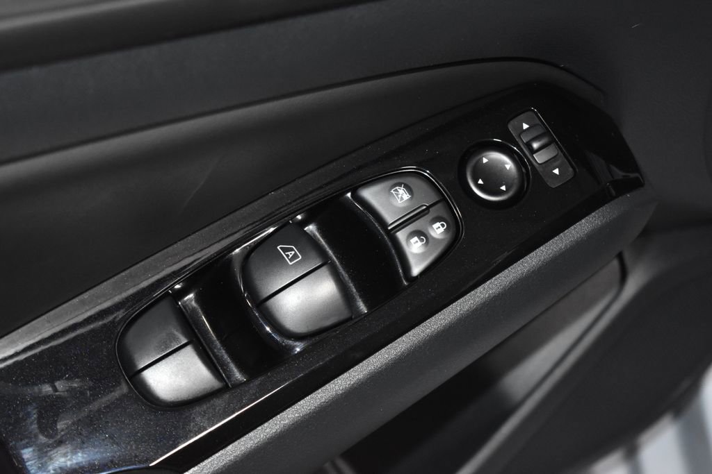 Certified 2024 Nissan Altima 2.0 SR image 5