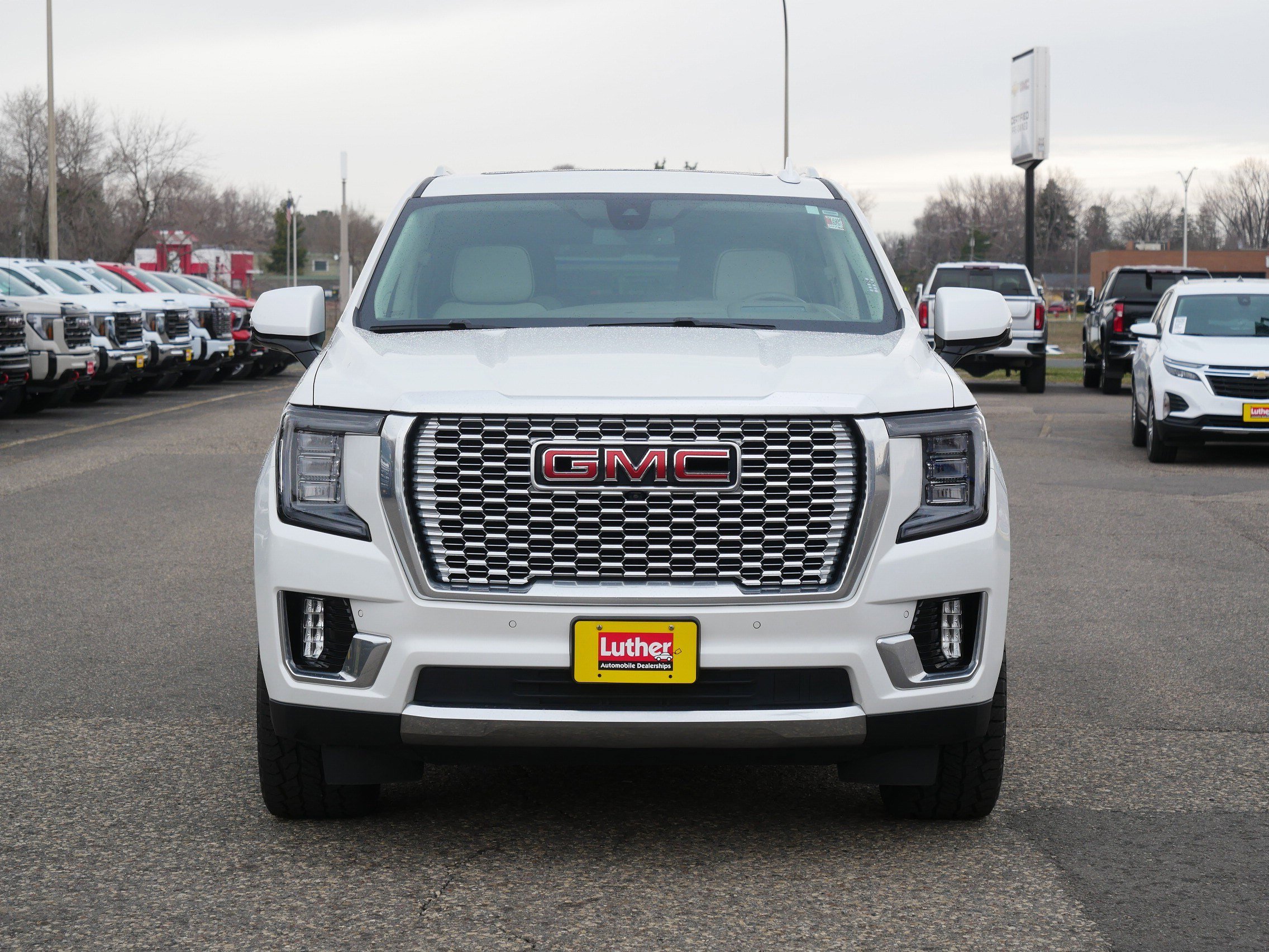 Used 2022 GMC Yukon Denali image 2
