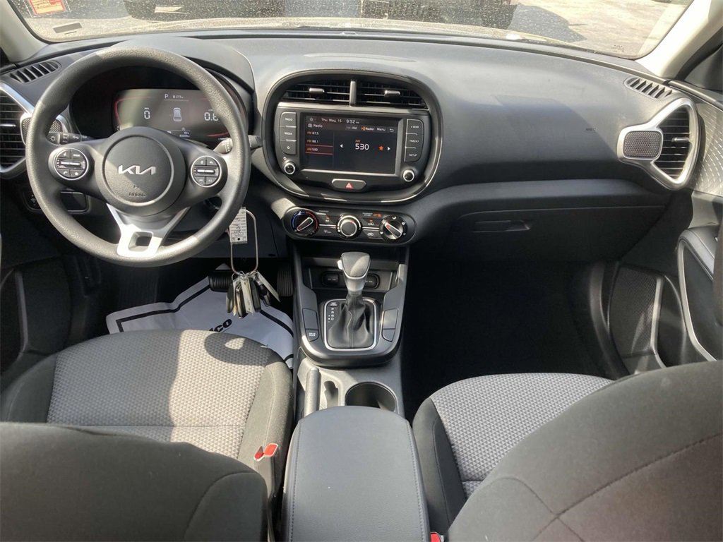 Used 2023 Kia Soul LX image 13