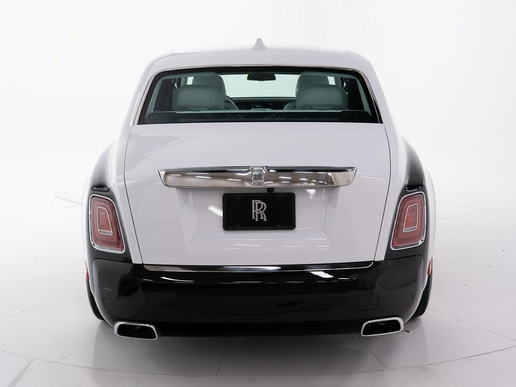Certified 2026 Rolls-Royce Phantom Sedan w/ Leather Finishing Pack RWD image 4