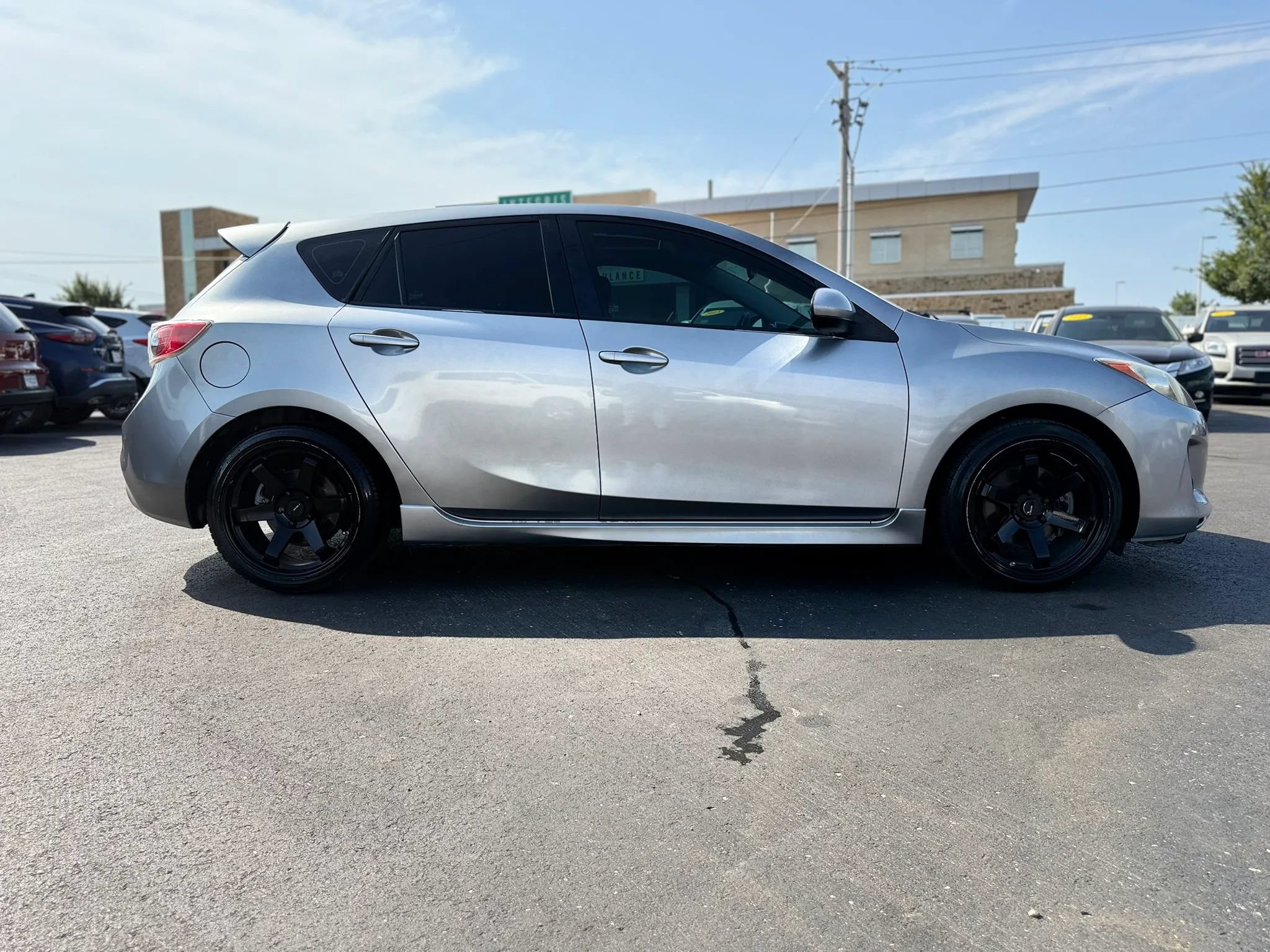 Used 2012 MAZDA MAZDA3 s Touring FWD image 2