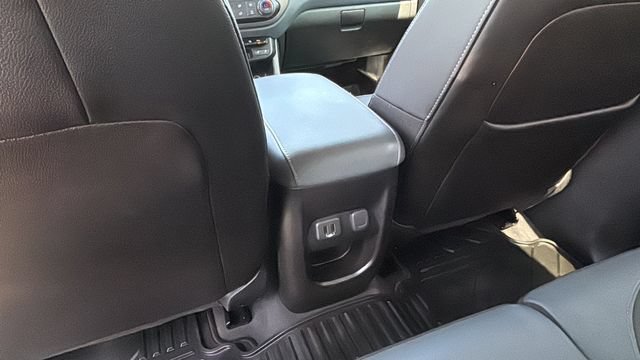 Used 2022 Chevrolet Colorado Z71 AWD/4WD image 21