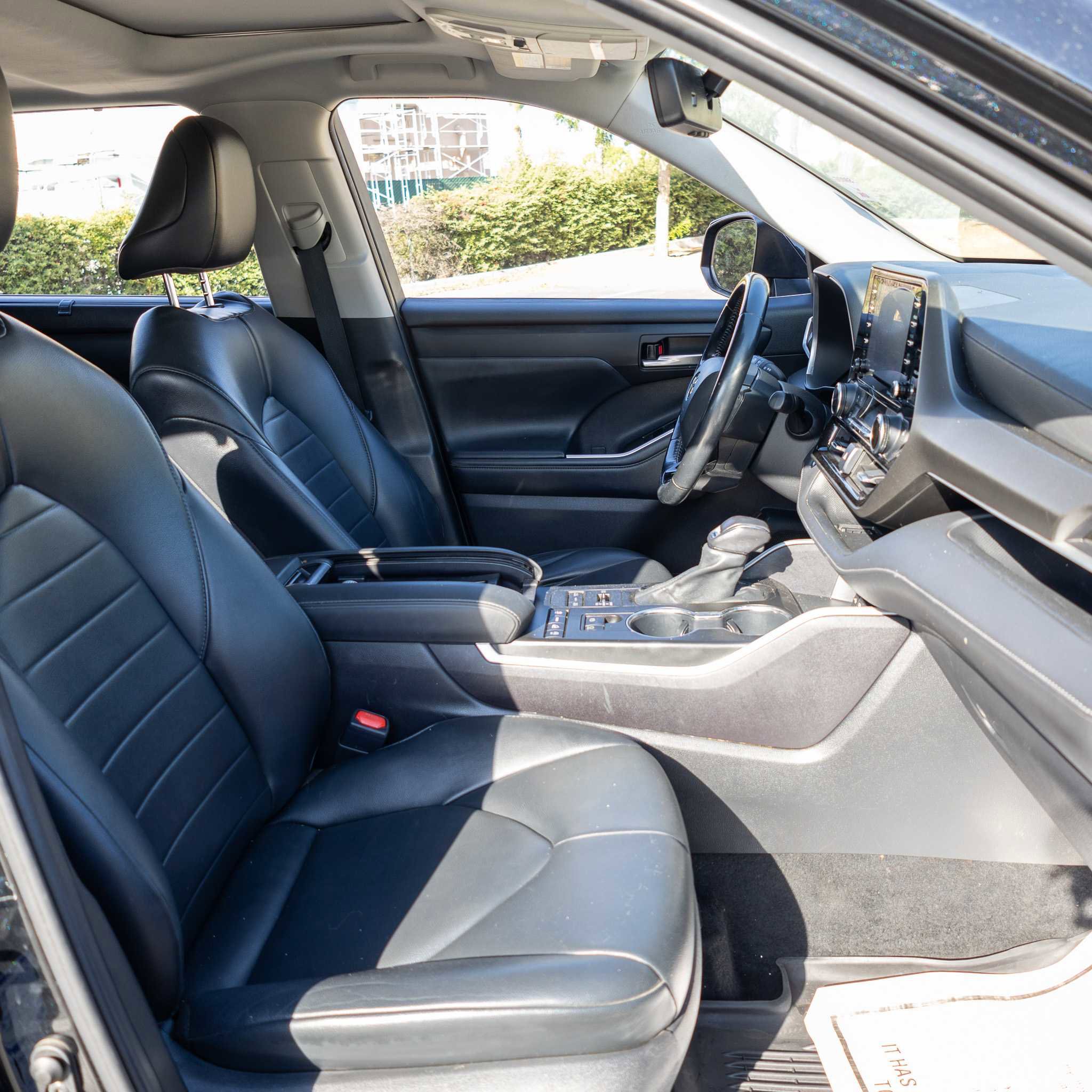 Used 2021 Toyota Highlander XLE image 22
