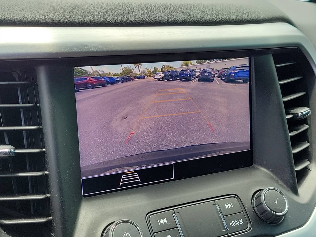 Used 2021 GMC Acadia SLE w/ Driver Convenience Package FWD image 26