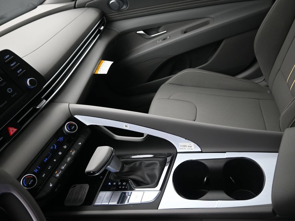 New 2026 Hyundai Elantra SEL Sport Premium FWD image 19