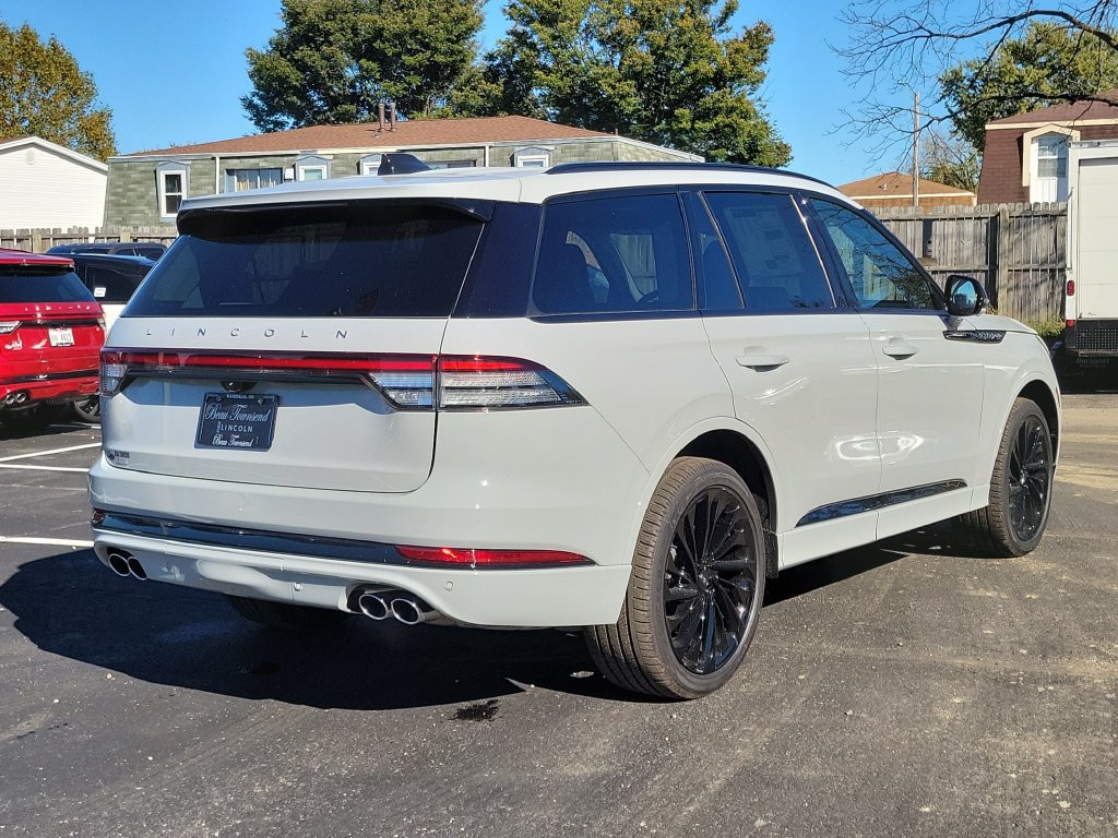 New 2027 Lincoln Aviator Reserve w/ Jet Appearance Package AWD/4WD image 4