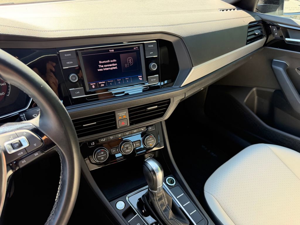 Used 2019 Volkswagen Jetta R-Line w/ R-Line Cold Weather Package FWD image 20