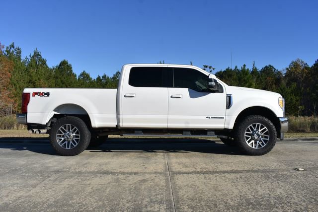 Used 2017 Ford F250 Lariat w/ Lariat Value Package image 3
