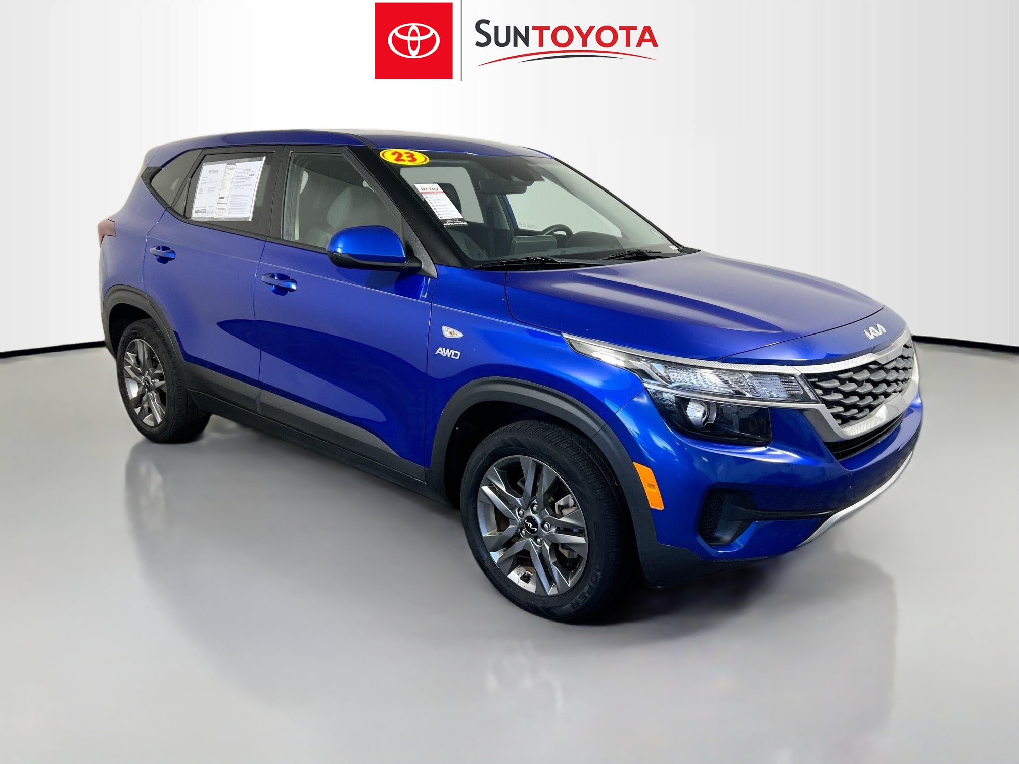Used 2023 Kia Seltos LX AWD/4WD image 1