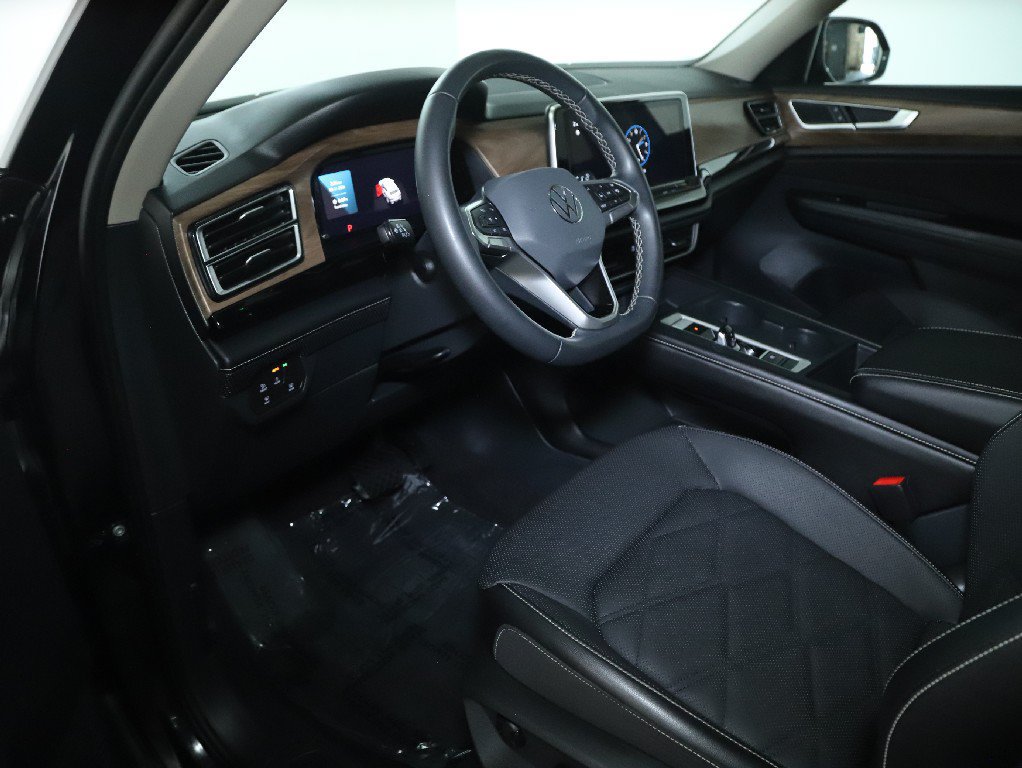 Used 2024 Volkswagen Atlas SE AWD/4WD image 18