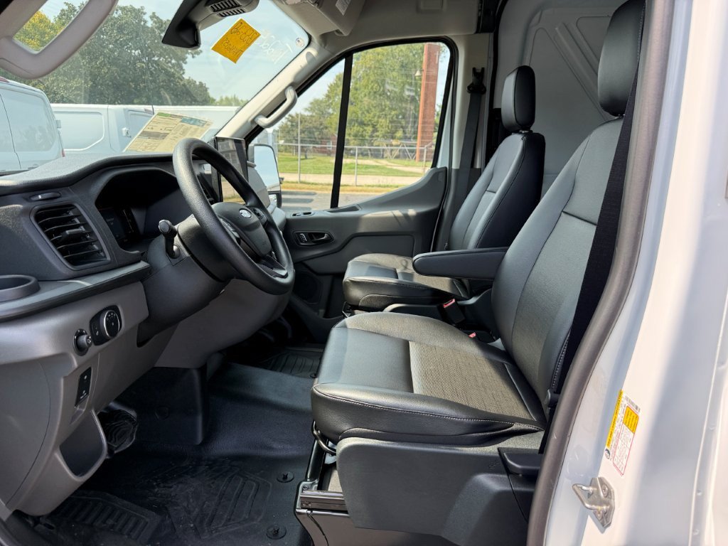 New 2026 Ford Transit 250 148 Medium Roof RWD image 12