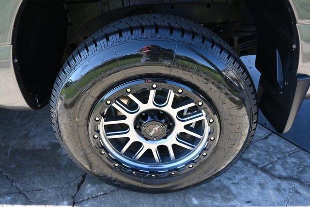 Used 2024 Nissan Titan SV AWD/4WD image 13