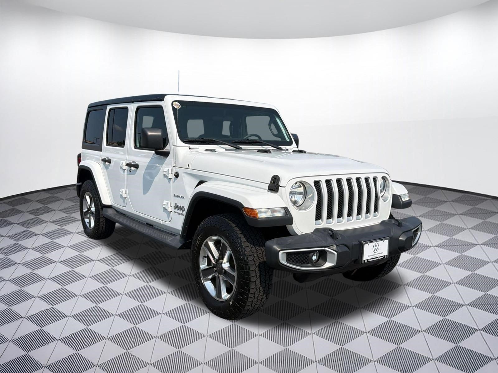Used 2019 Jeep Wrangler Unlimited Sahara w/ Cold Weather Group AWD/4WD image 7