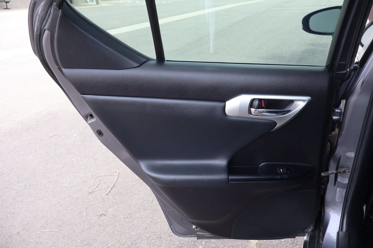 Used 2012 Lexus CT 200h Premium w/ Leather Pkg FWD image 24