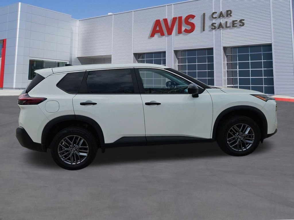 Used 2023 Nissan Rogue S AWD/4WD image 7