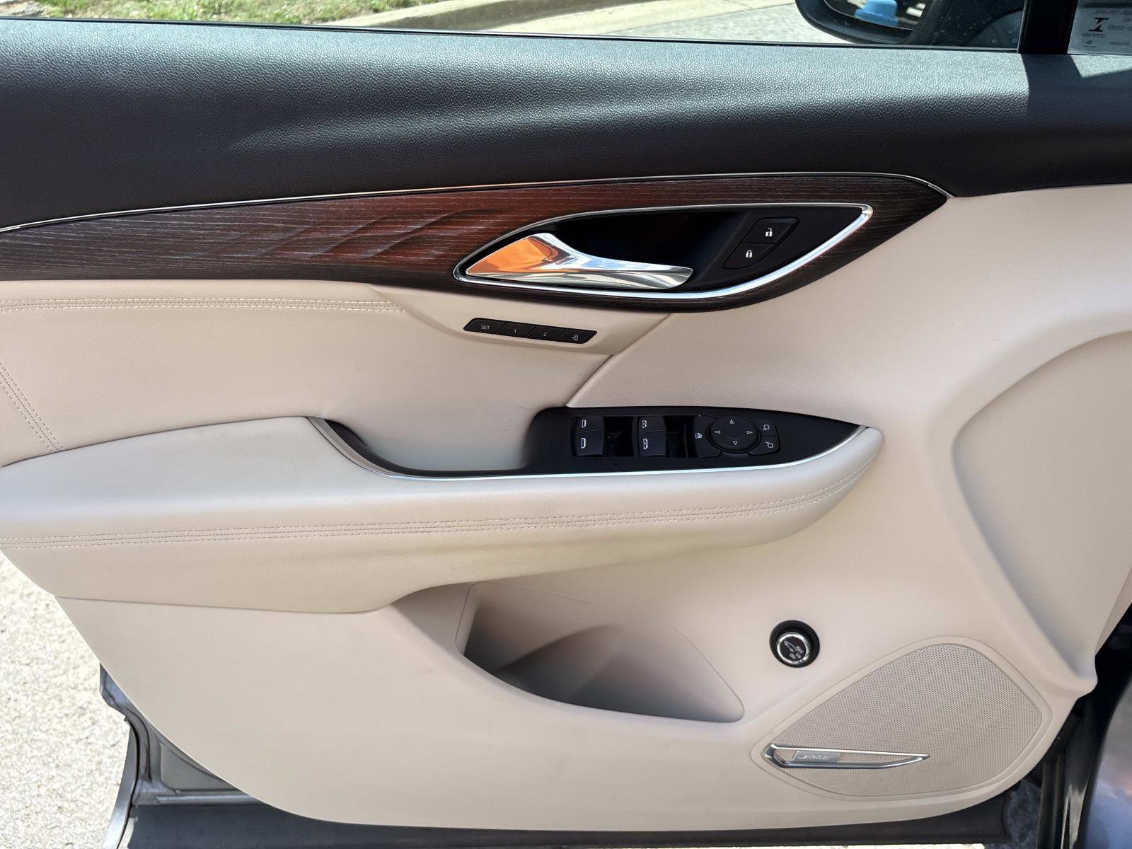 Certified 2021 Buick Envision Avenir w/ Technology Package II FWD image 12