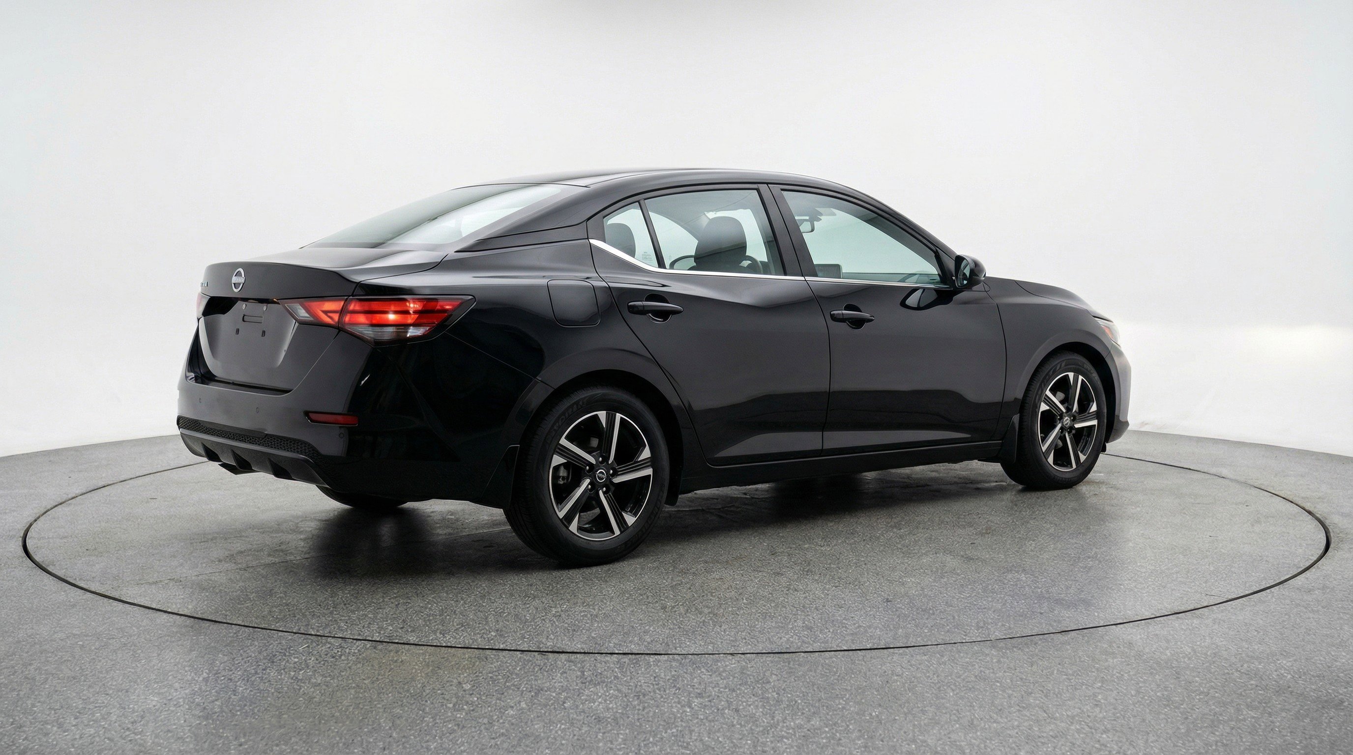 Used 2025 Nissan Sentra SV image 9