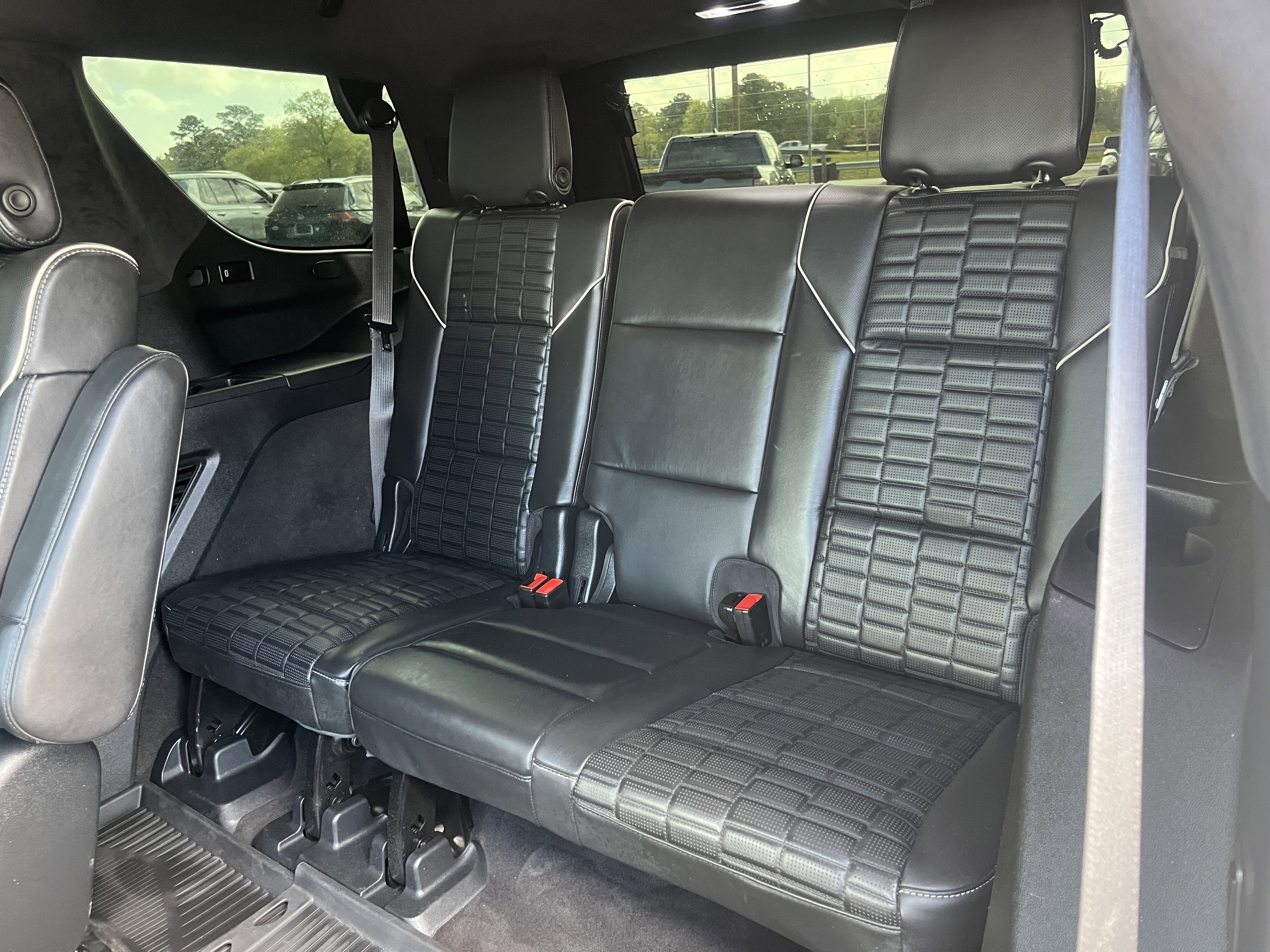 Used 2023 Cadillac Escalade Sport Platinum w/ LPO, ONYX Package image 40