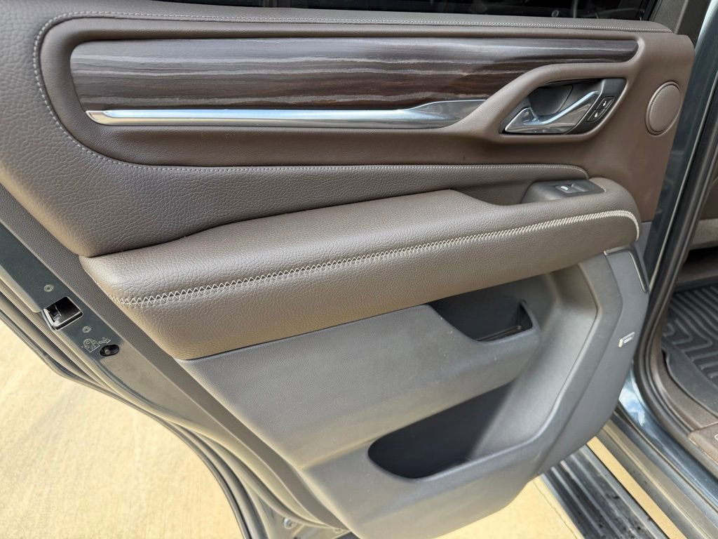 Used 2021 GMC Yukon Denali w/ Denali Premium Package image 17